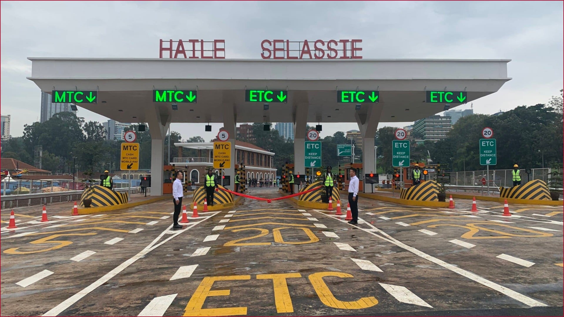 File image of toll attendants at a Nairobi Expressway toll station.